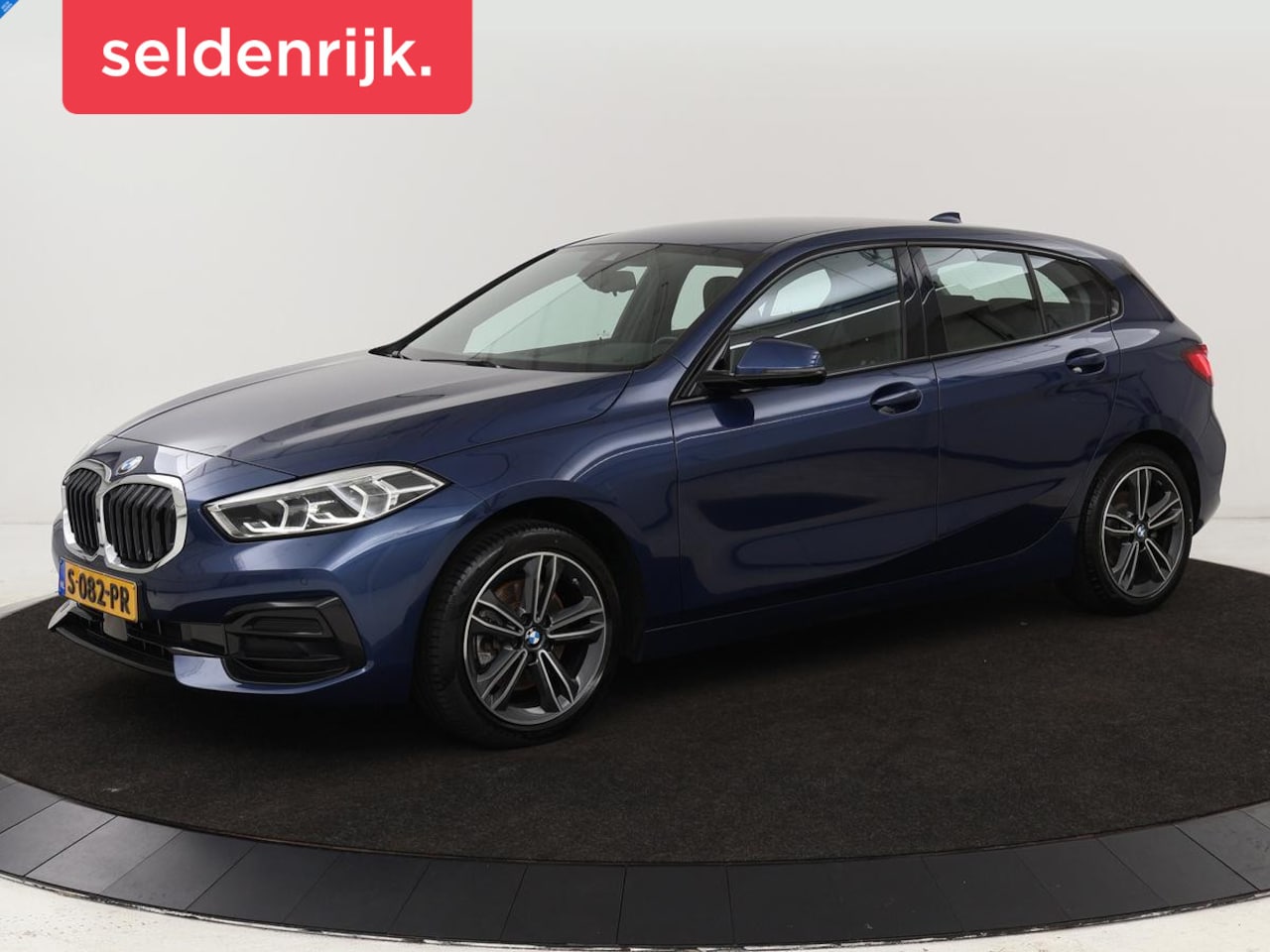 BMW 1-serie - 118i Intro Ed. | Carplay | Full LED | Sportstoelen | Navigatie | Climate control | Bleutoo - AutoWereld.nl