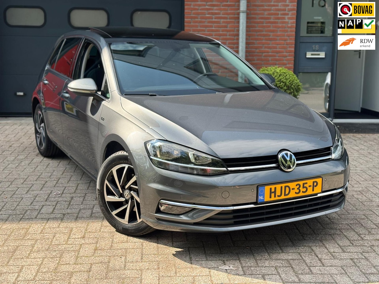Volkswagen Golf - 1.0 TSI Edition/Elek.pakket/Pano/DSG/NAP/APK/Virtual/AIRCO/Bovag.ERKEND - AutoWereld.nl