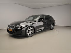 BMW 3-serie Touring - 320i | M-Sportpakket | LED | Leder | Navigatie | Schuifdak | Sportstoelen | DAB | Hifi spe