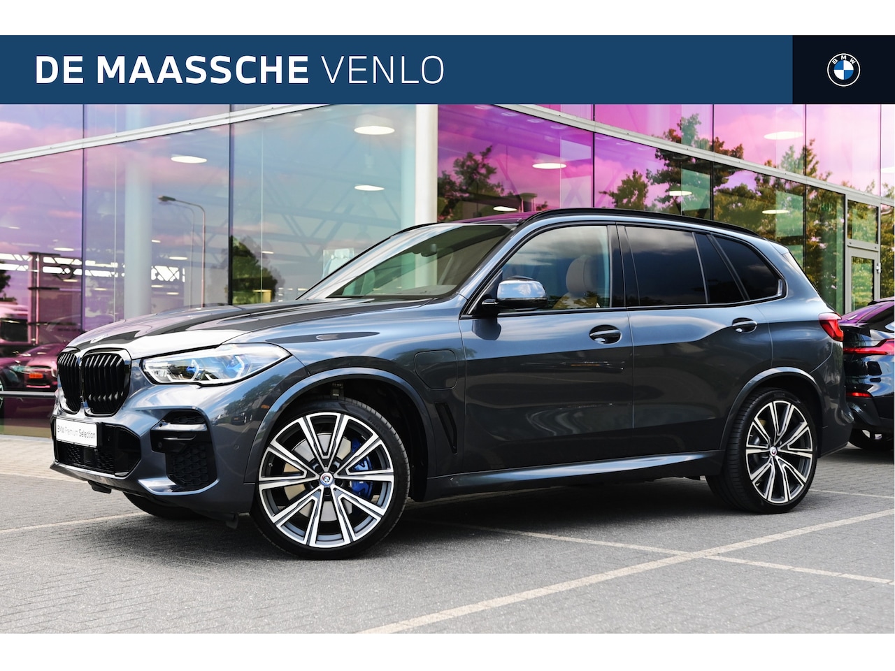 BMW X5 - xDrive45e High Executive M Sport Automaat / Panoramadak / Trekhaak / Laserlight / Achterui - AutoWereld.nl