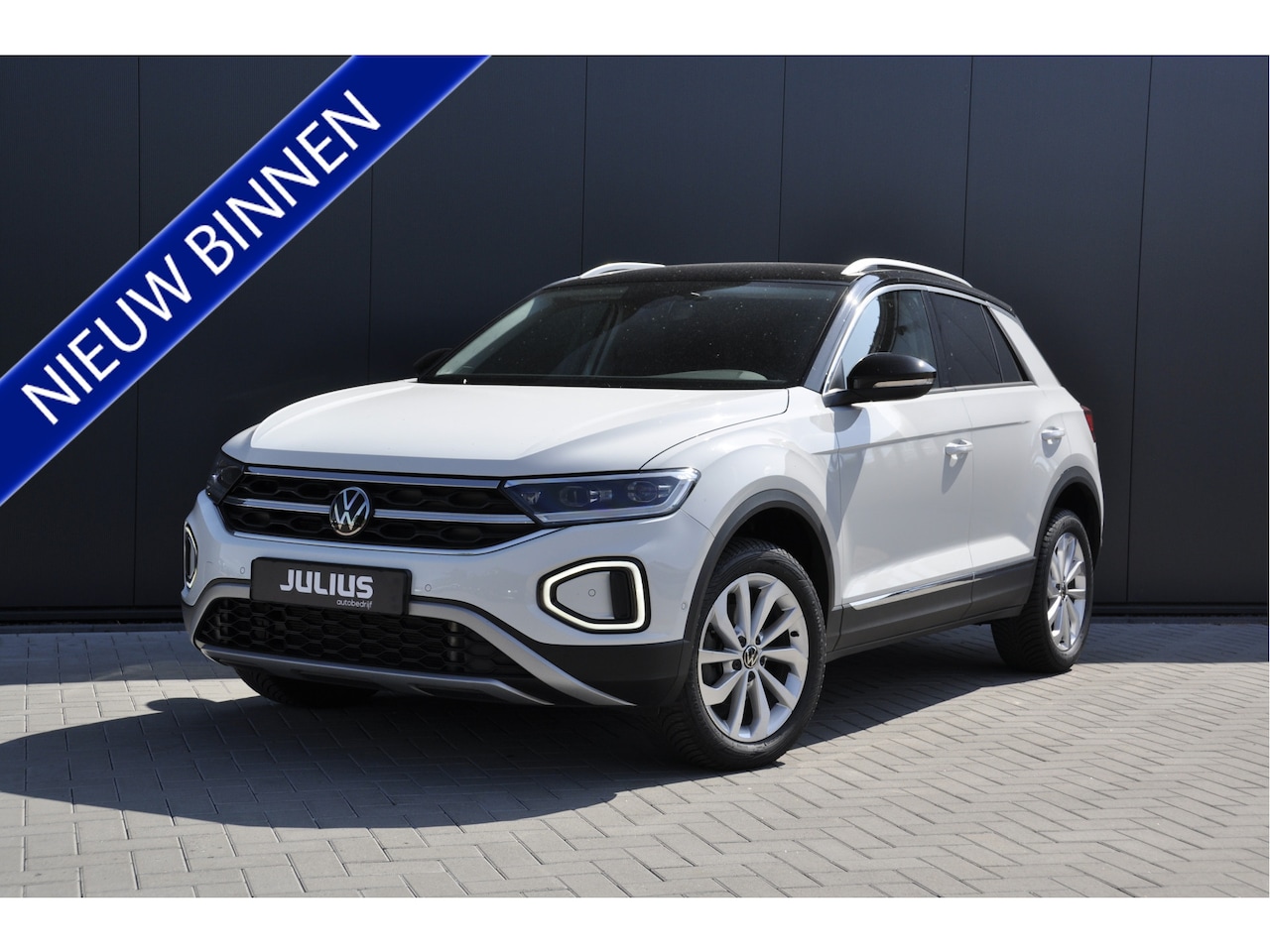 Volkswagen T-Roc - 1.5 TSI Style DSG,Navi,LED,Trekhaak - AutoWereld.nl
