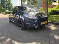 Ford Fiesta - 1.6 ST2 230 pk eerste eigenaar