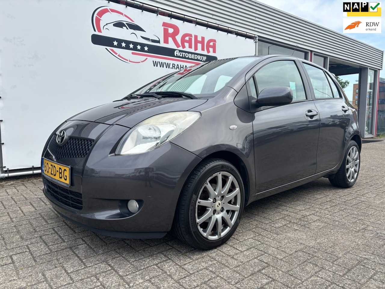 Toyota Yaris - 1.3 VVT-i Sol 1.3 VVTi Sol - AutoWereld.nl