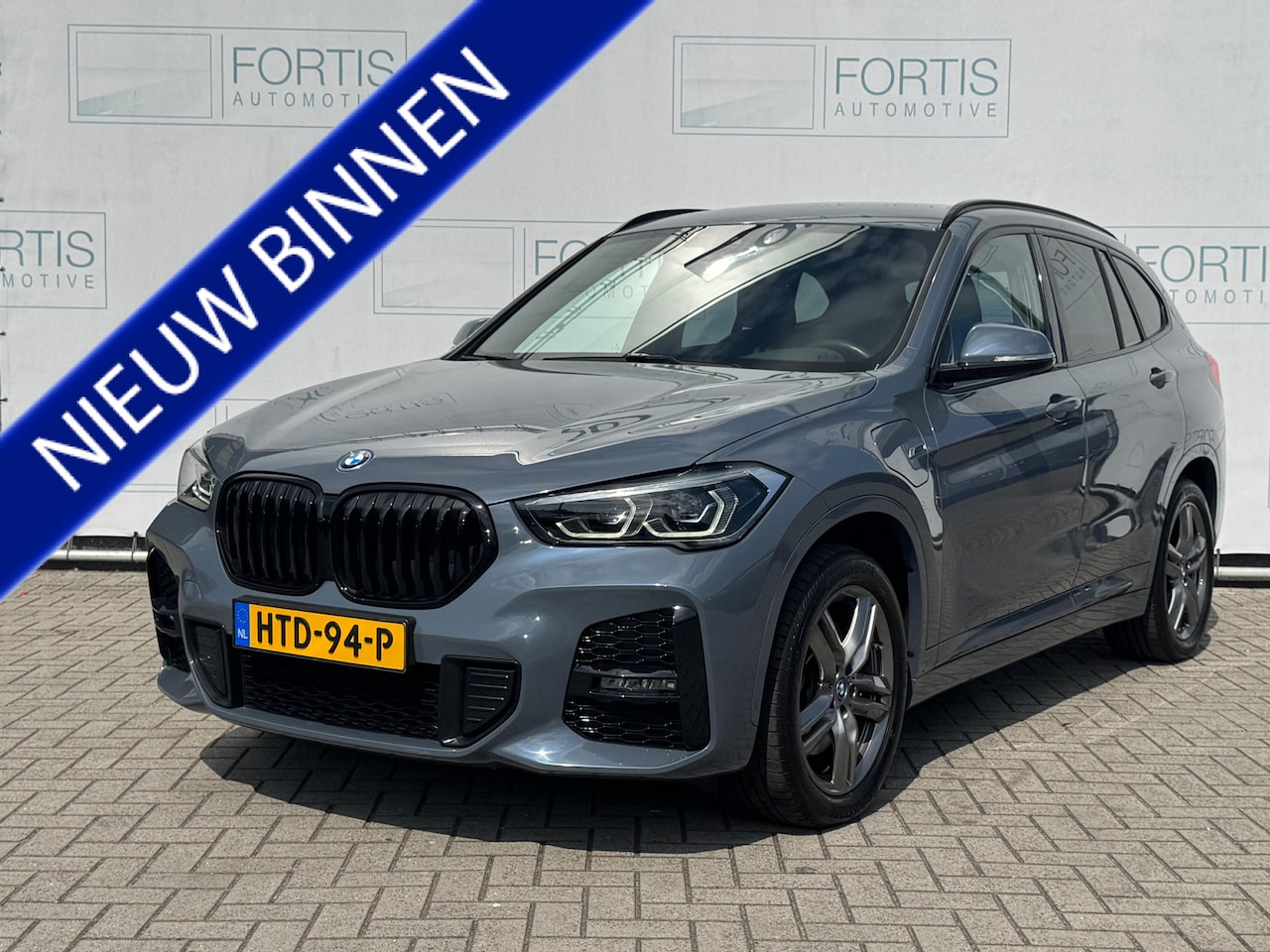 BMW X1 - xDrive25e High Executive M-SPORT | BLACK GRILL | NAVI - AutoWereld.nl
