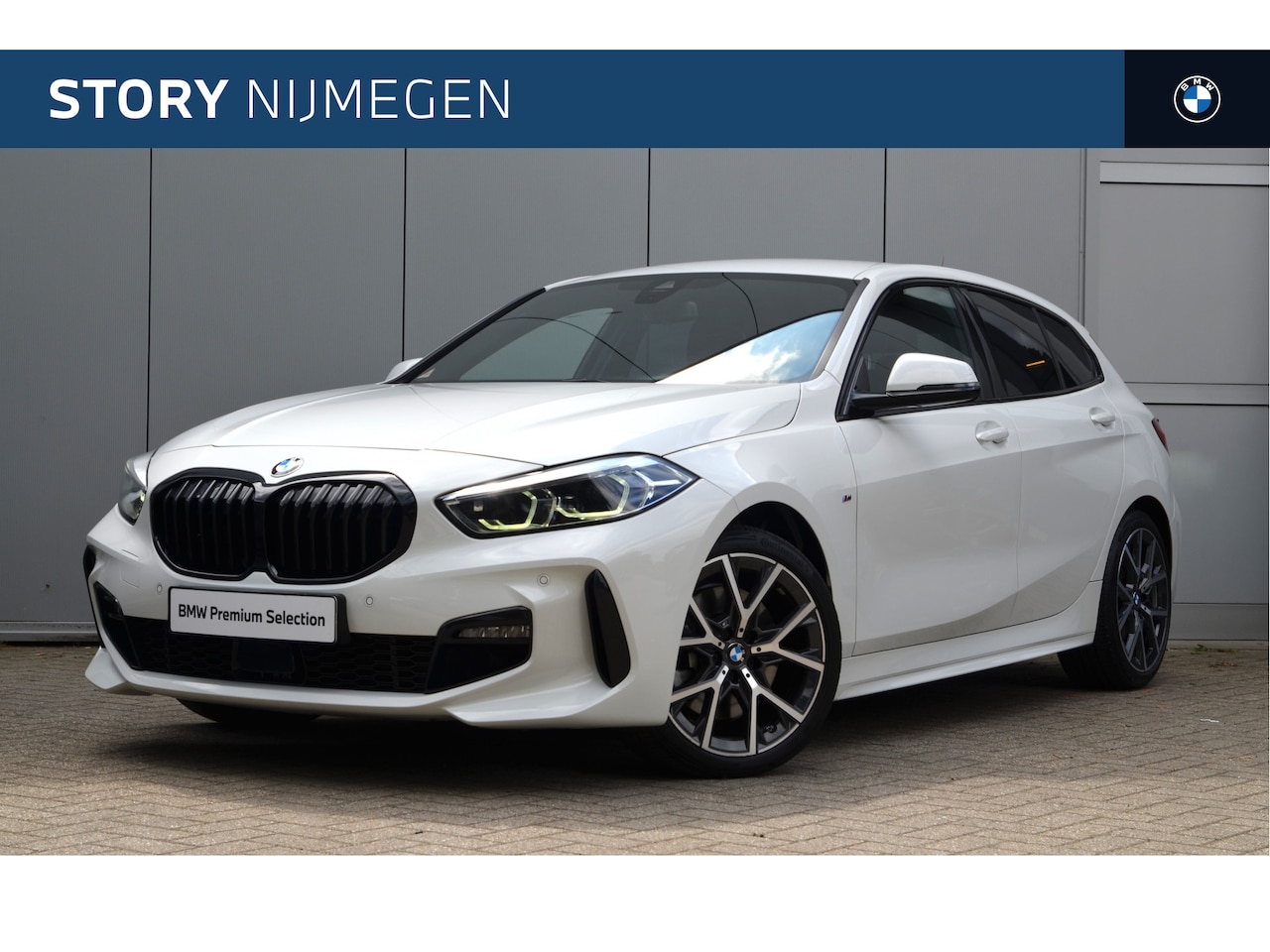 BMW 1-serie - 120i High Executive M Sport Automaat / Sportstoelen / Adaptieve LED / M Sportonderstel / L - AutoWereld.nl