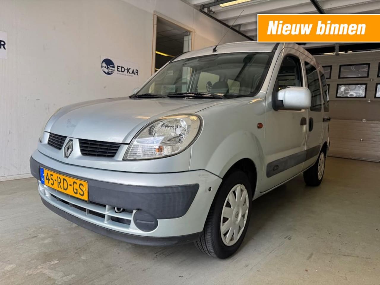 Renault Kangoo - 11.6-16V Privilège 5drs AIRCO NAP APK 6-2026 PRIMA AUTO - AutoWereld.nl