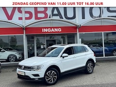 Volkswagen Tiguan - 1.5 TSI ACT. 150PK NAVI PANO-DAK CARPLAY AIRCO LMV PDC