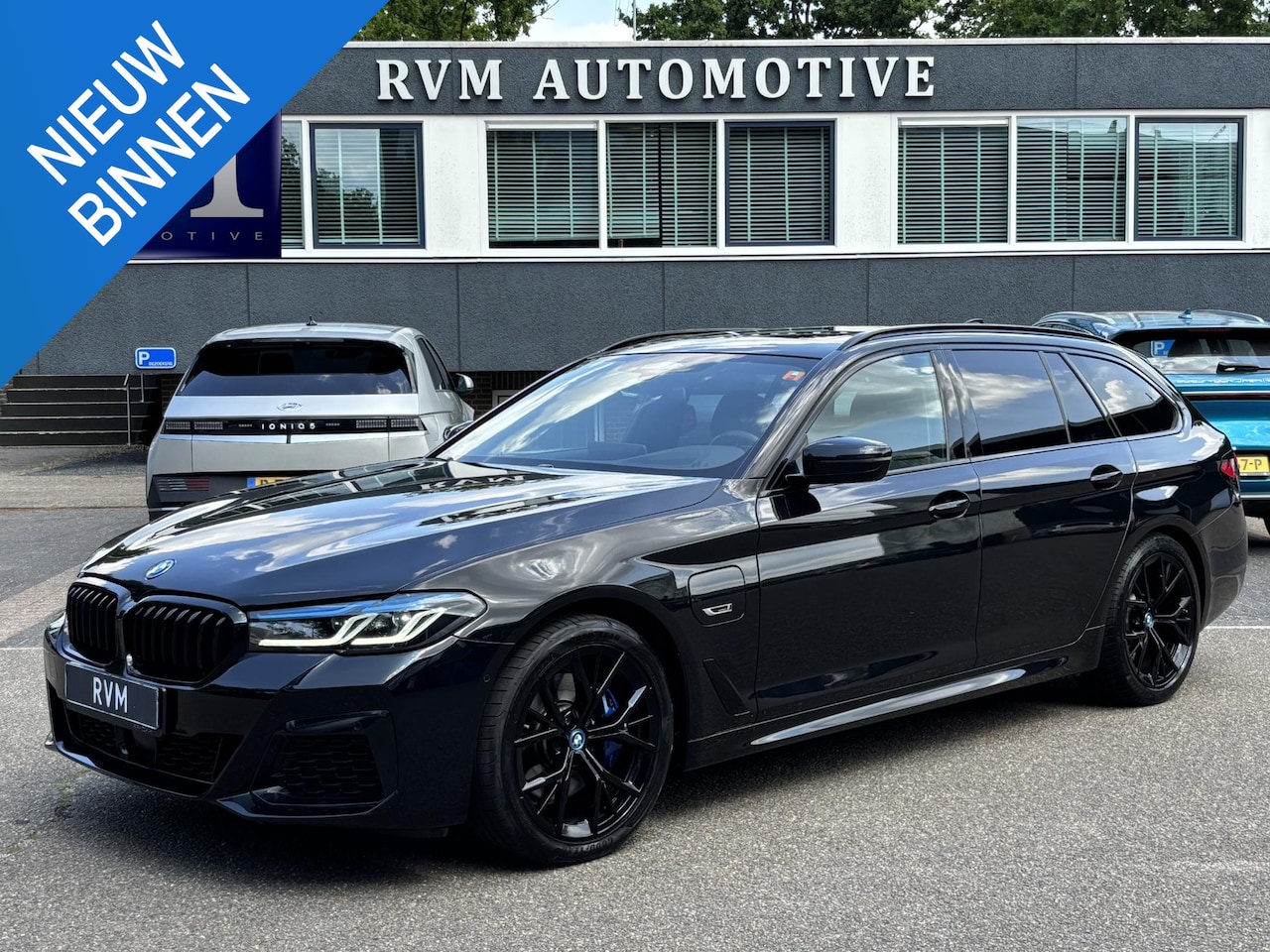 BMW 5-serie Touring - 530e High Executive M-SPORT | ELEK. TREKHAAK | MEMORY SEAT | PANO | HARMAN&KARDON - AutoWereld.nl