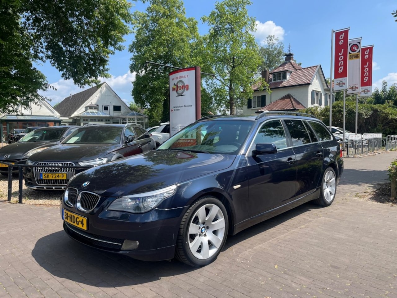 BMW 5-serie Touring - TOURING 530I 272PK AUTOMAAT / LEDER / ELEK. TREKHAAK / 18'' LMV - AutoWereld.nl