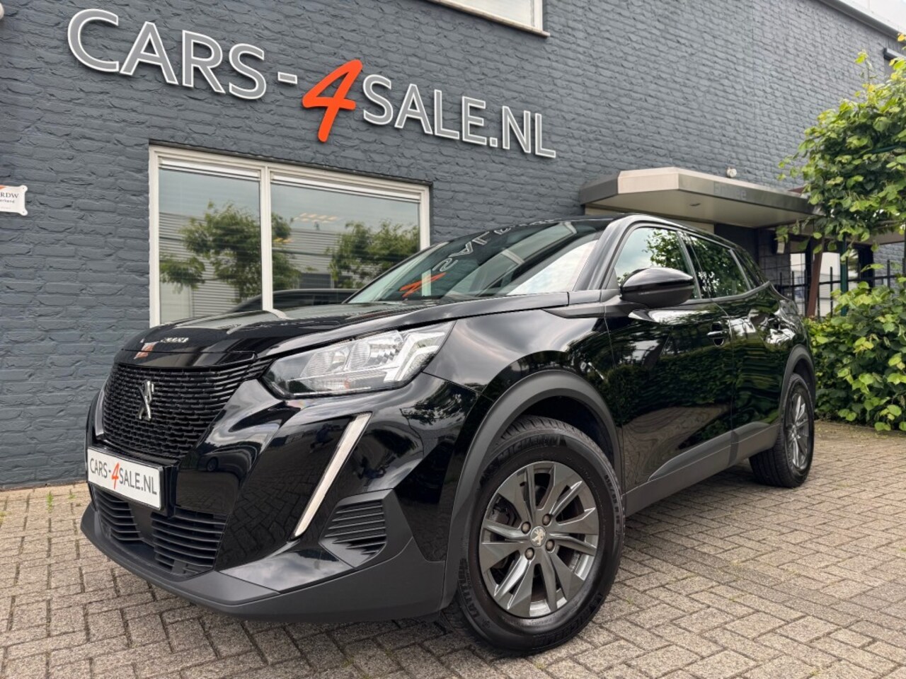Peugeot 2008 - 1.2 Active Pack + Car-play + Lmv + Nav + Pdc - 2022! - AutoWereld.nl