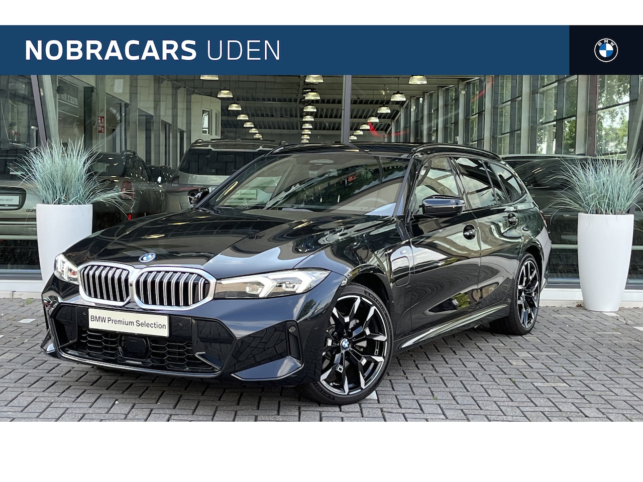 BMW 3-serie Touring - 330e High Executive M Sport Automaat / Sportstoelen / Stoelverwarming / Comfort Access / P - AutoWereld.nl