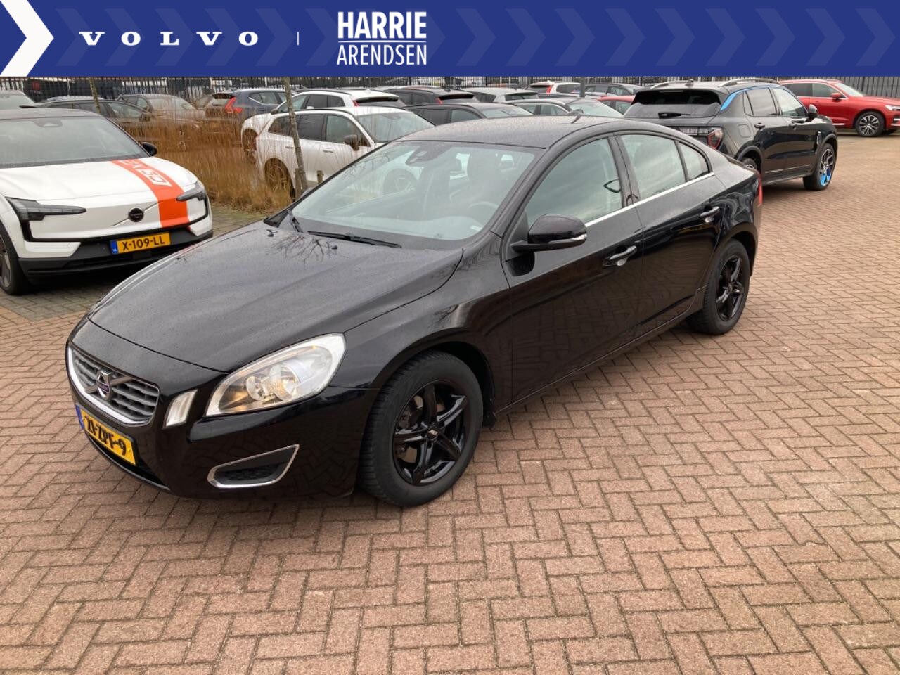 Volvo S60 - T3 Kinetic | Navigatie | PDC Achter | Bluetooth | - AutoWereld.nl