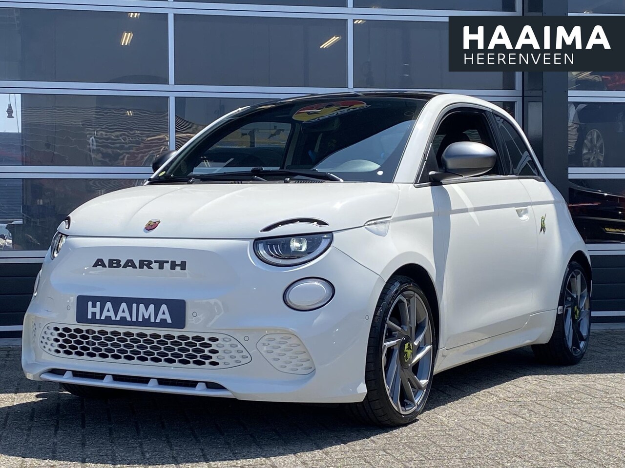 Abarth 500 - Turismo 42 kWh | NIEUW | Eyecatcher | Alcantara | Keyless Entry&Go | Panoramadak | Antidot - AutoWereld.nl
