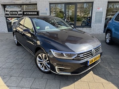 Volkswagen Passat - 1.4 TSI GTE Highline Pano camera Nav trekhaak