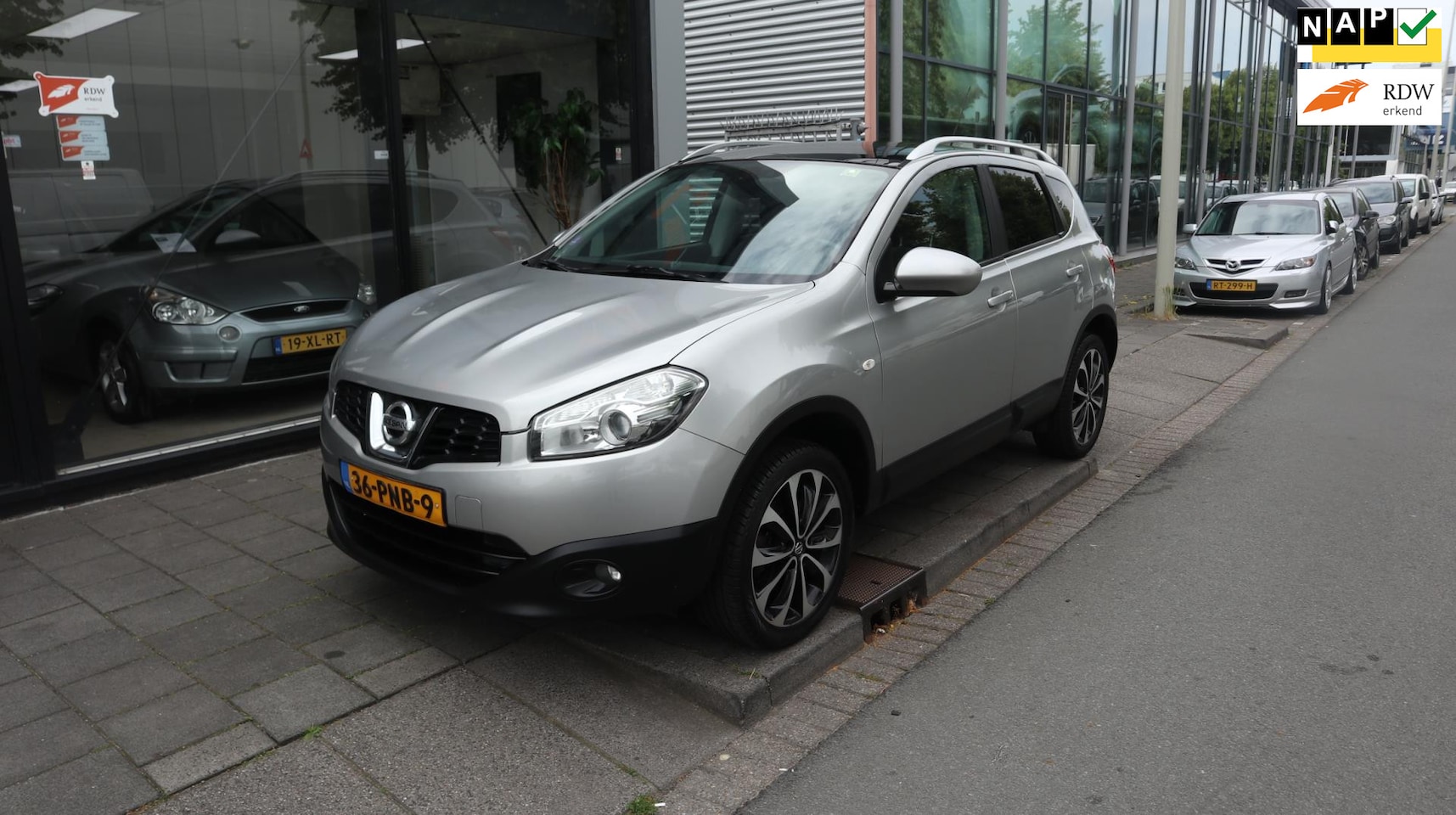 Nissan Qashqai - 1.6 Connect Edition PANORAMA/NAVIGATIE/CAMERA - AutoWereld.nl