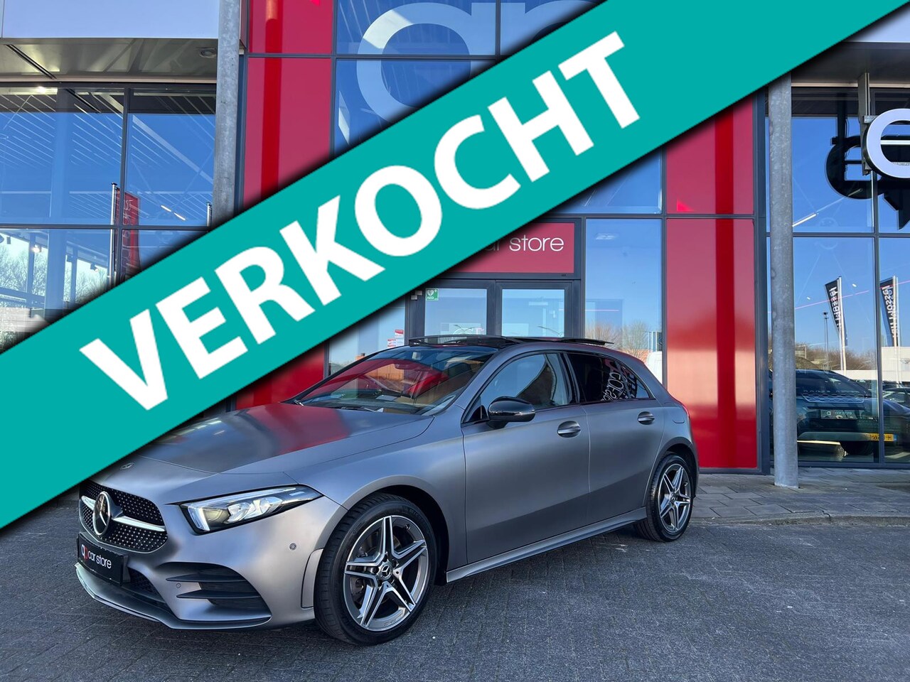 Mercedes-Benz A-klasse - 250 e Premium Plus AMG/ Panorama/ Matt grijs - AutoWereld.nl