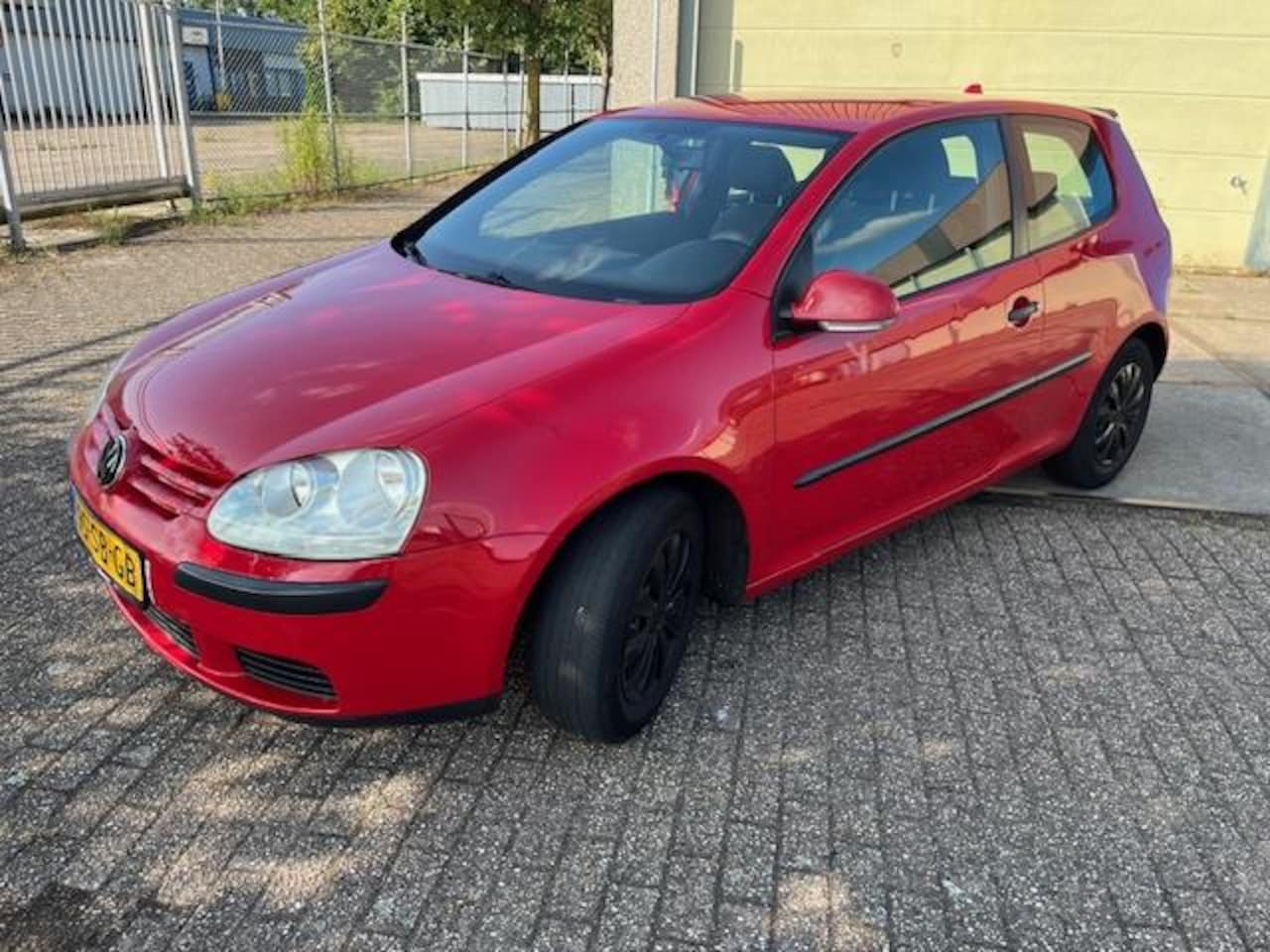 Volkswagen Golf - 1.4 Trendline! Rijd en schakelt perfect! - AutoWereld.nl