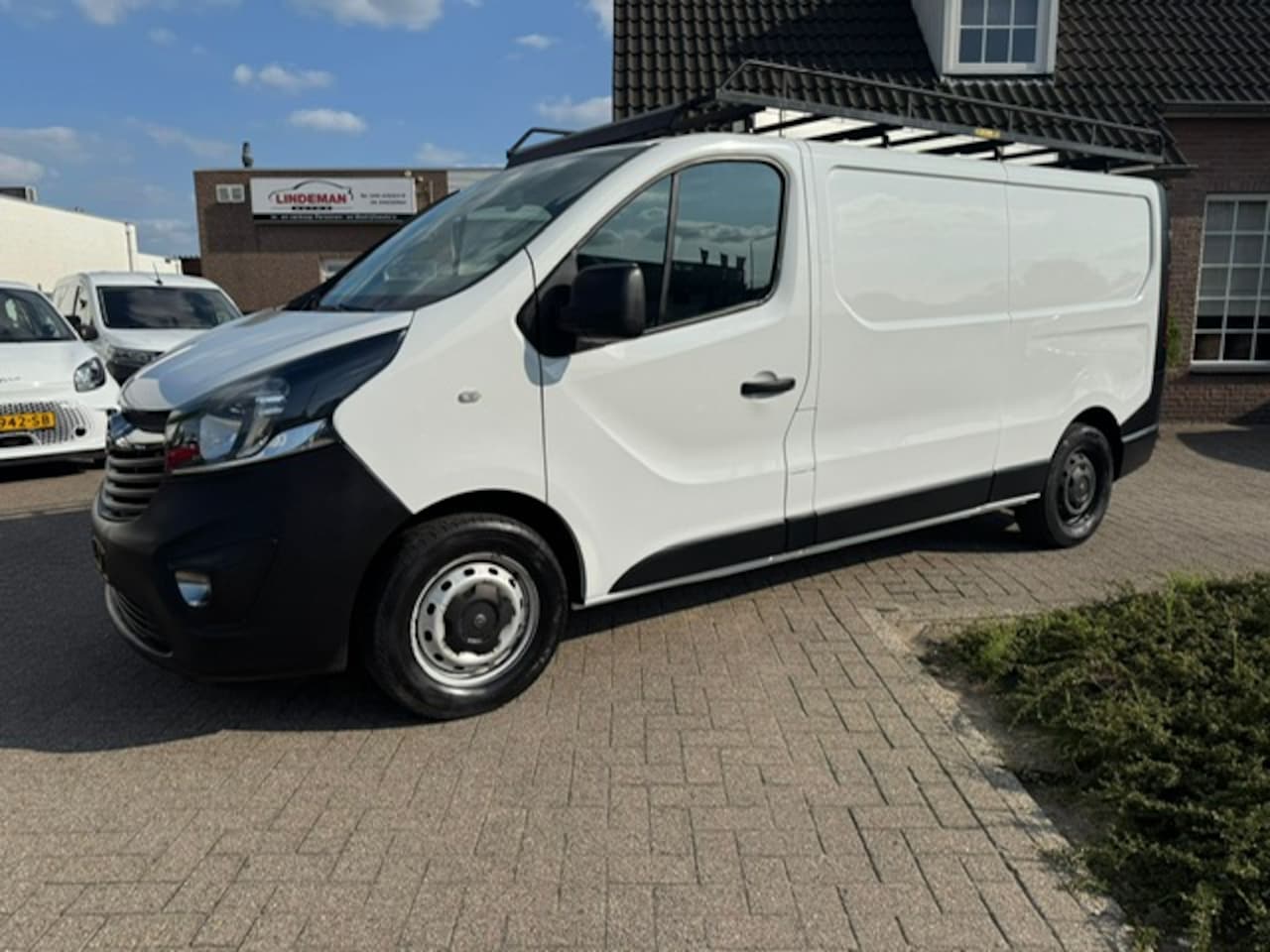 Opel Vivaro - 1.6 CDTI L2H1 Edition EcoFlex Airconditioning Imperiaal - AutoWereld.nl