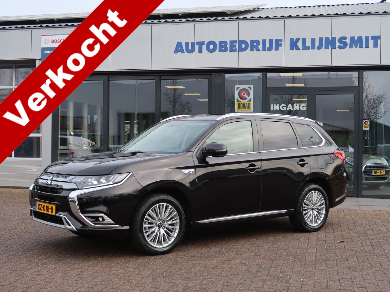 Mitsubishi Outlander - 2.4 PHEV Intense+ | schuifdak | trekhaak | camera | - AutoWereld.nl