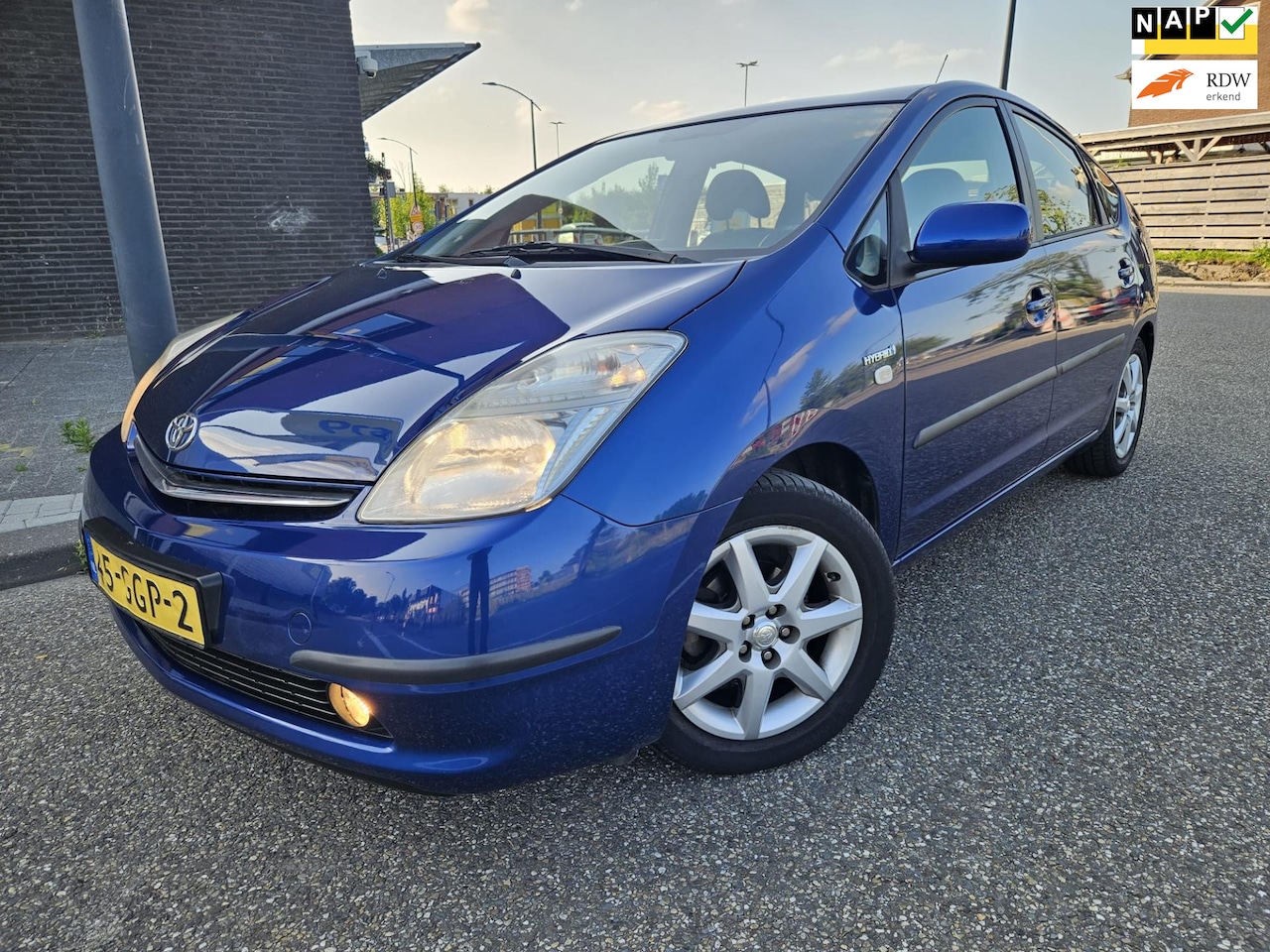 Toyota Prius - 1.5 VVT-i Tech Edition GARANTIE - AutoWereld.nl