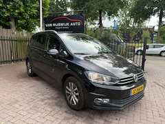 Volkswagen Touran - 1.6 TDI SCR Highline 7Pers Clima Stoelverw Nav Facelift