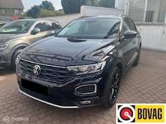 Volkswagen T-Roc - I 1.5 TSI DSG BlackStyle | Camera| Trekhaak | ACC