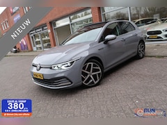 Volkswagen Golf - 1.5 TSI Highline Business R Pano Navi Automaat