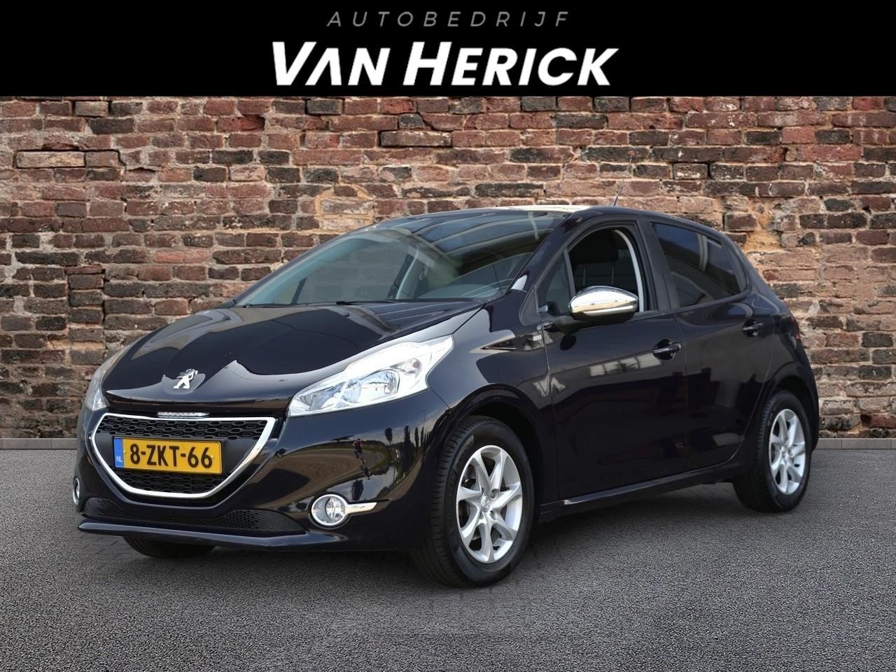 Peugeot 208 - 1.2 PureTech Style Pack | Cruise | NAV | LM Velgen - AutoWereld.nl