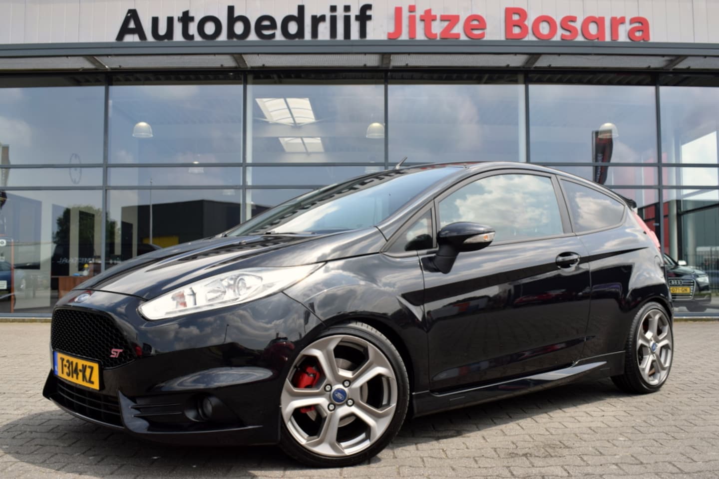 Ford Fiesta - 1.6 180pk ST2 Half Leder | ECC | Recaro Sportstoelen | Full Map Navi | Stoelverwarming | 1 - AutoWereld.nl