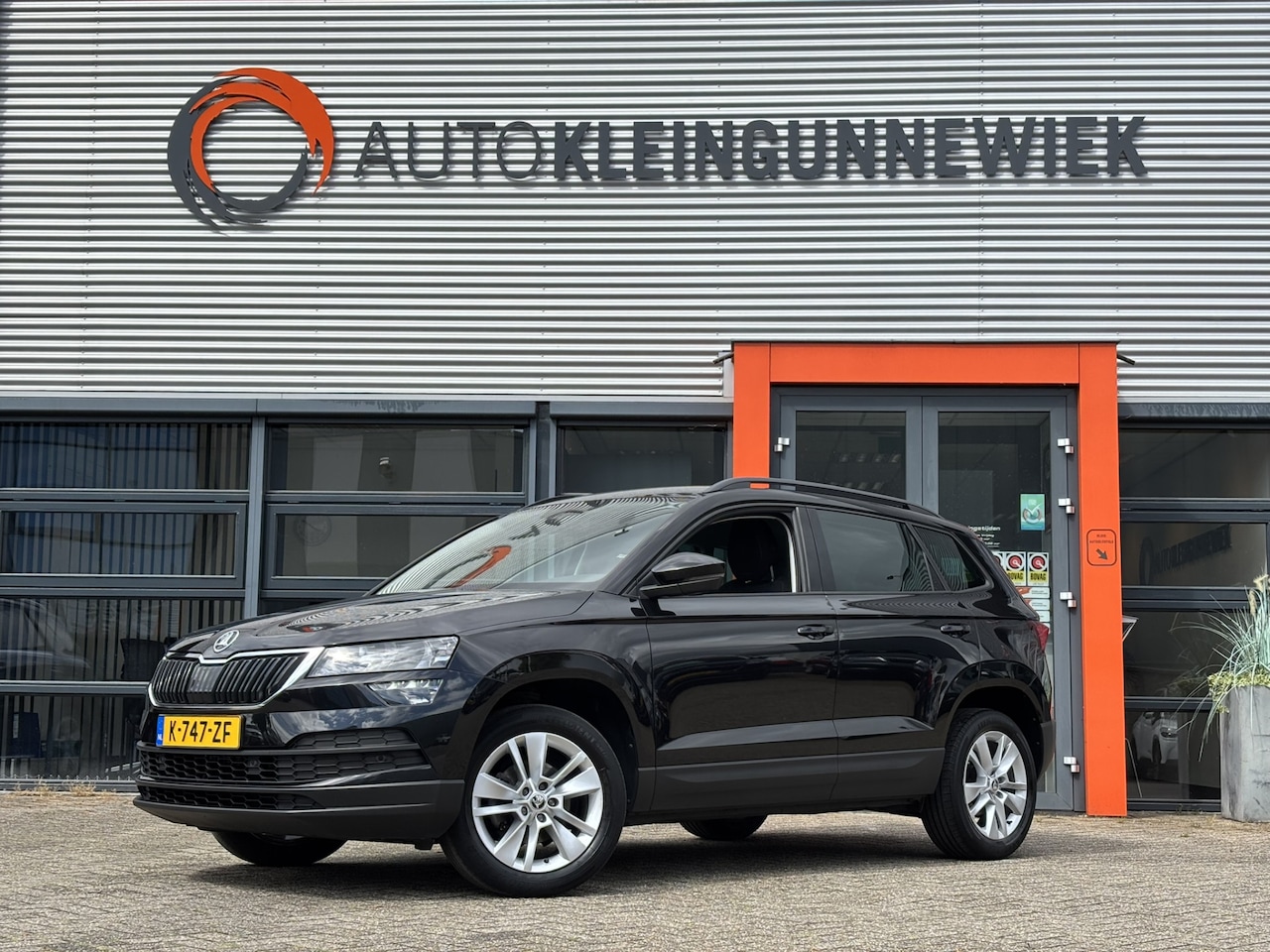 Skoda Karoq - 1.5 TSI ACT Business Edition / Apple Carplay/AndroidAuto / Navi / Digital Cockpit / Trekha - AutoWereld.nl