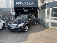 Mercedes-Benz B-klasse - B150/Zwart/1 JaarAPK/Nap/Trekhaak/xenon/1e Eigenaar