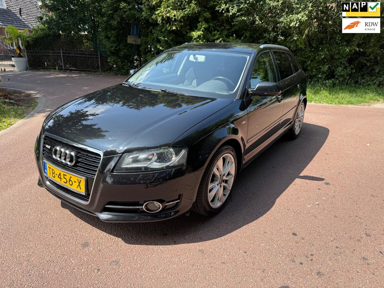 Audi A3 Sportback - 1.2 TFSI Ambiente / Navi / CarPlay / Airco / Apk - AutoWereld.nl