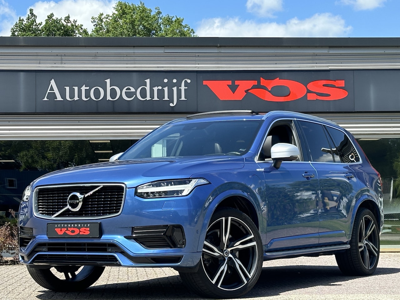Volvo XC90 - 2.0 T8 Twin Engine AWD R-Design | 7 pers | Panodak | B&W | Trekhaak - AutoWereld.nl