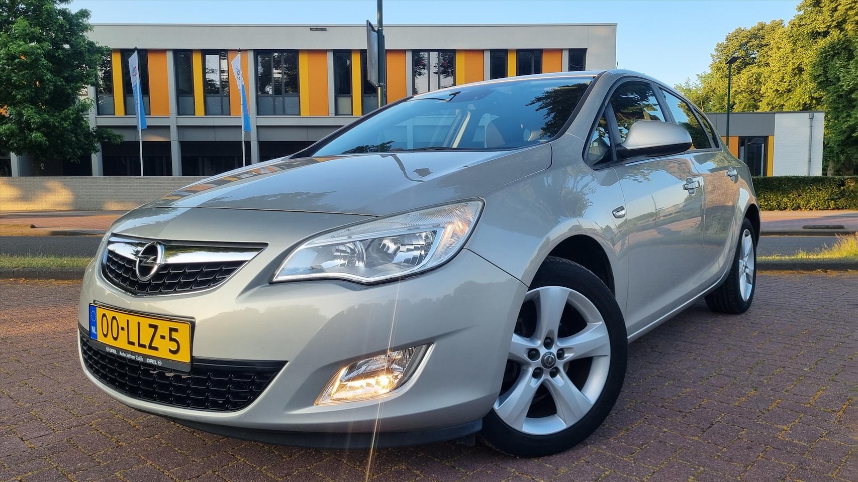 Opel Astra - 1.6 16V 5drs Edition Airco/ Cruise/ Trekhaak - AutoWereld.nl