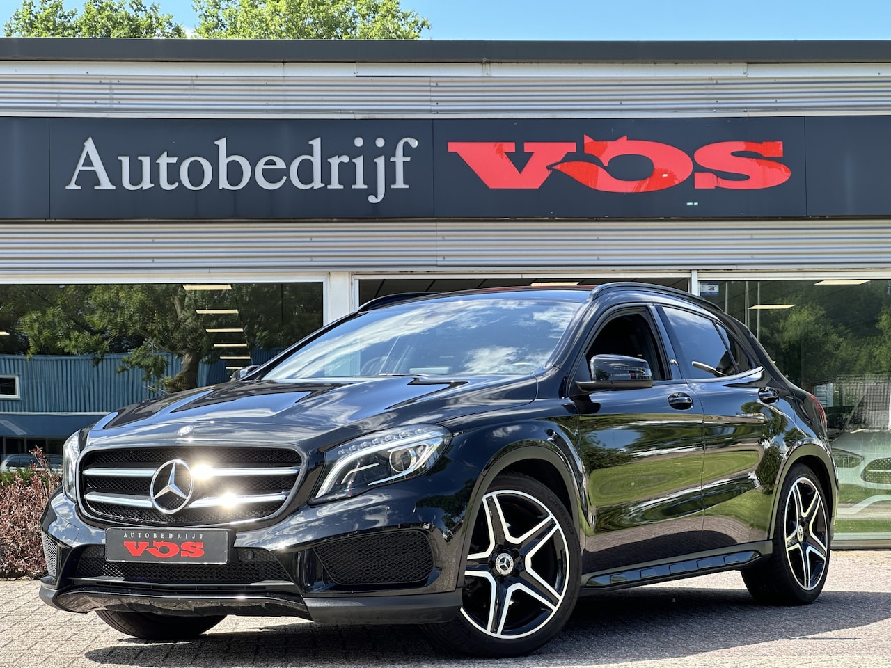 Mercedes-Benz GLA-Klasse - 250 4Matic AMG-Line | H&K | CarPlay | Trekhaak - AutoWereld.nl