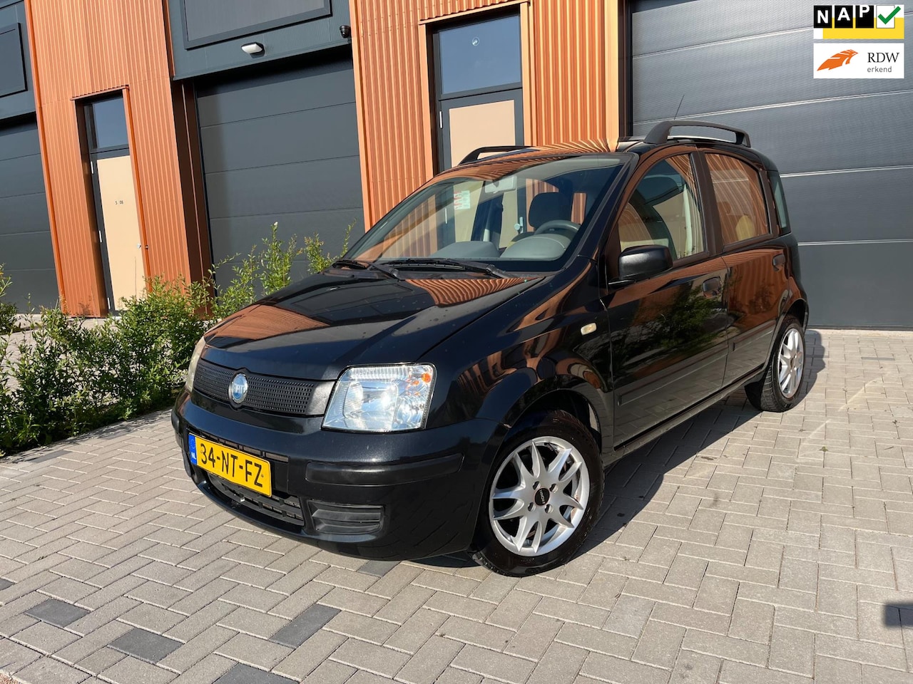 Fiat Panda - 1.2 Emotion 5-deurs APK - AIRCO - ELEK RAMEN - 2 SLEUTELS - AutoWereld.nl