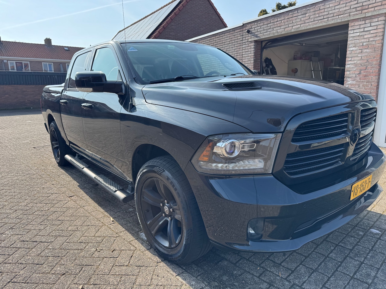 Dodge Ram 1500 - 5.7 V8 4x4 Crew Cab 5'7 Sport - AutoWereld.nl