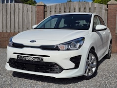 Kia Rio - Kia Rio 1.2CVVT Vision 5 Deurs, airconditioning,stoel stuur verwarming.