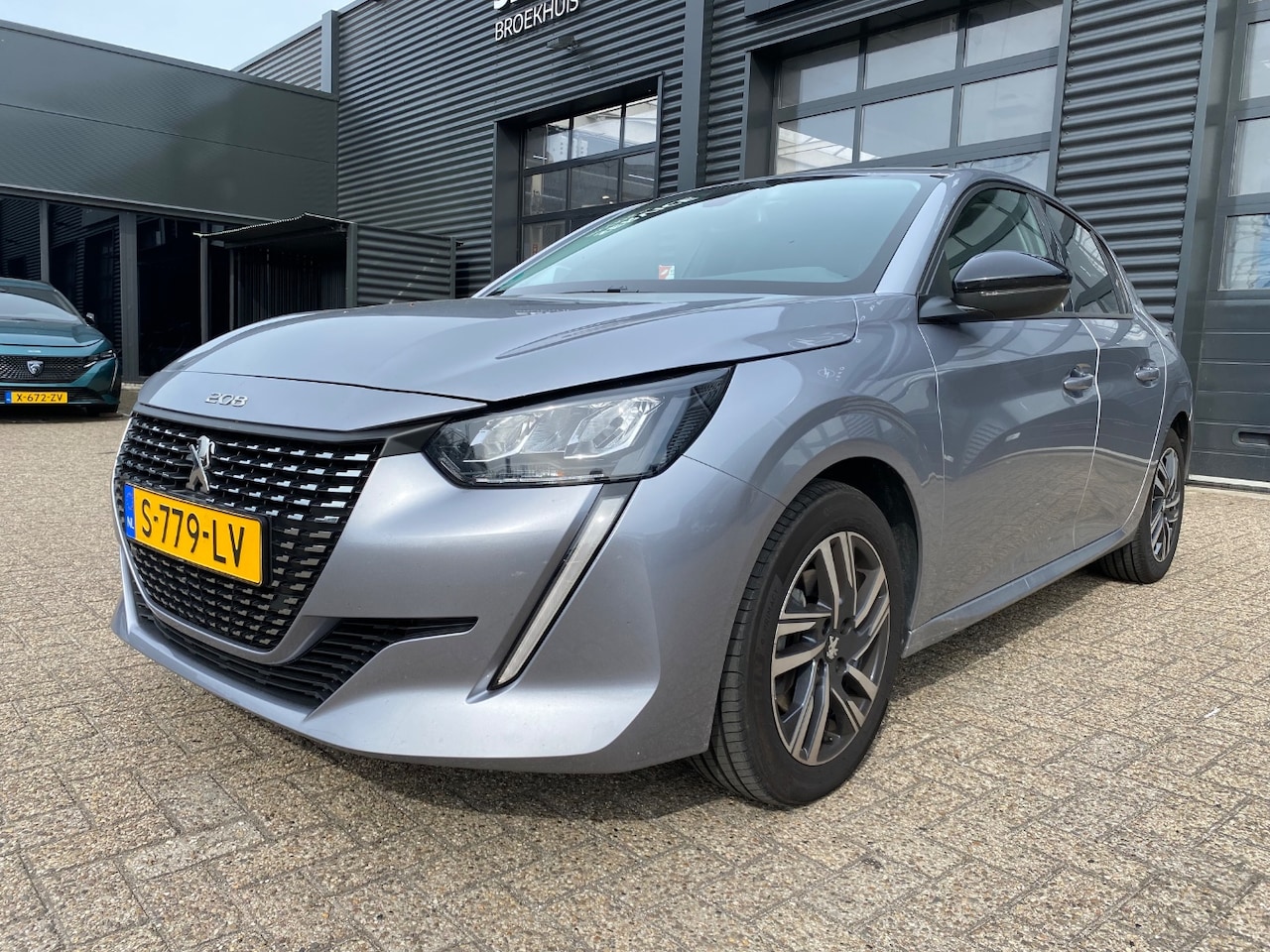 Peugeot 208 - 1.2 PureTech Allure 100pk Automaat | Navigatie by App | Achteruitrijcamera | Full-LED | 16 - AutoWereld.nl