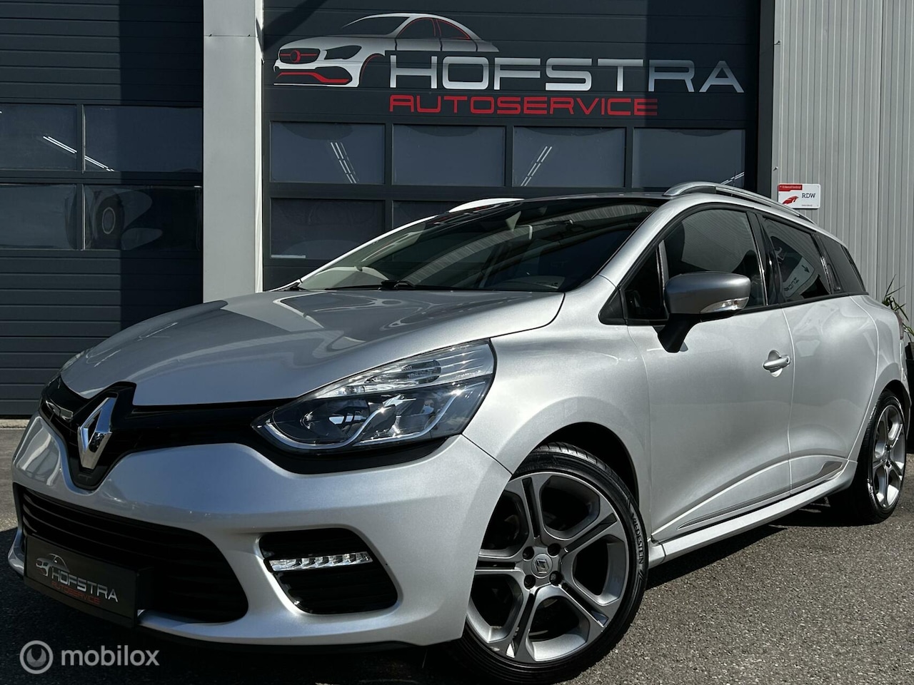 Renault Clio Estate - 1.2 GT Sport Aut. 120pk Navi PDC uniek! - AutoWereld.nl