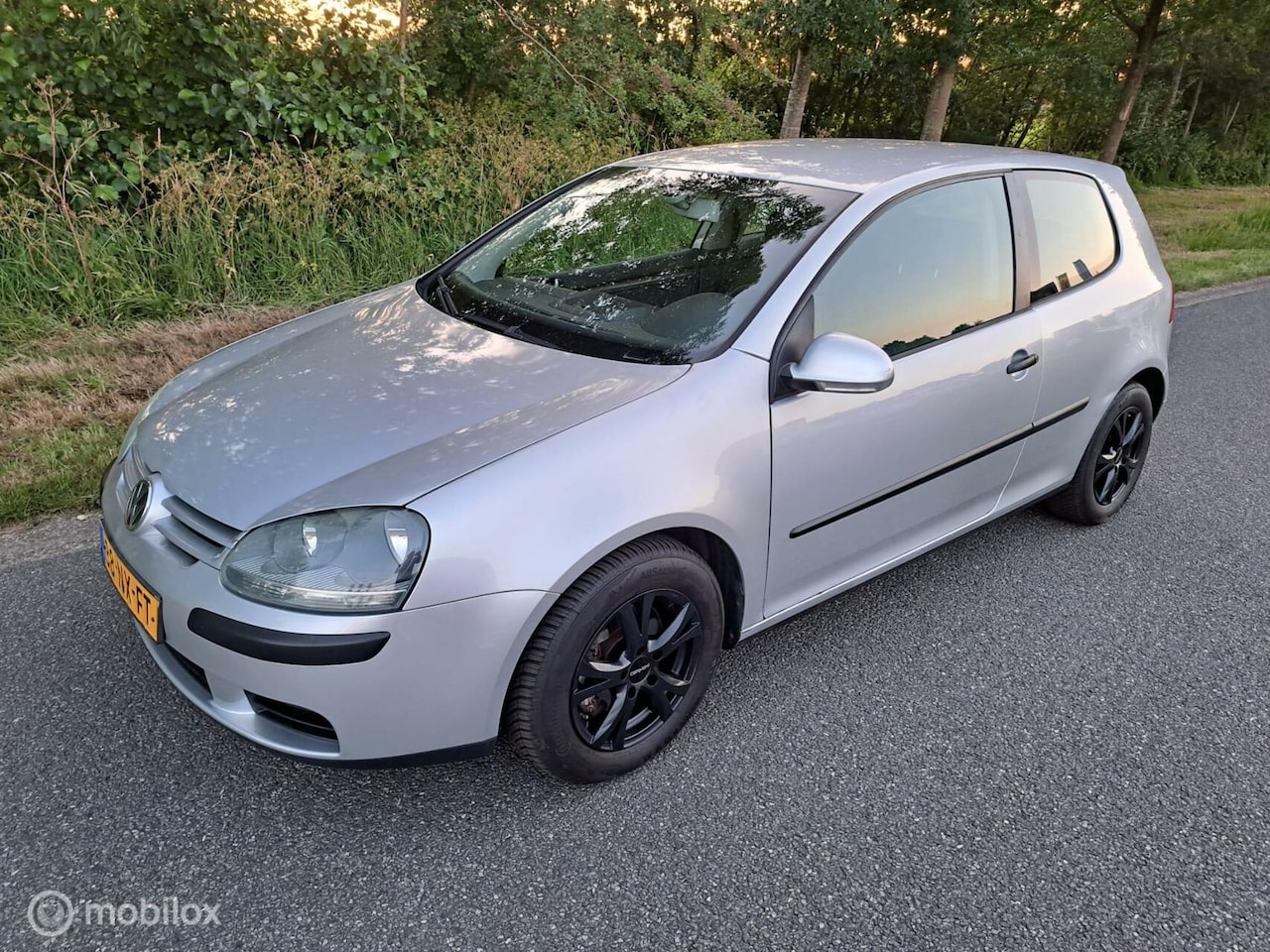 Volkswagen Golf - 2.0 FSI Comfortline # Met Nw-APK!! - AutoWereld.nl