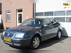 Volkswagen Bora - 1.6-16V Turijn Nederlande Auto, Sedan, 1Ste Eigenaar, 138.000KM, Nap, Clima, 4X Elektrisch