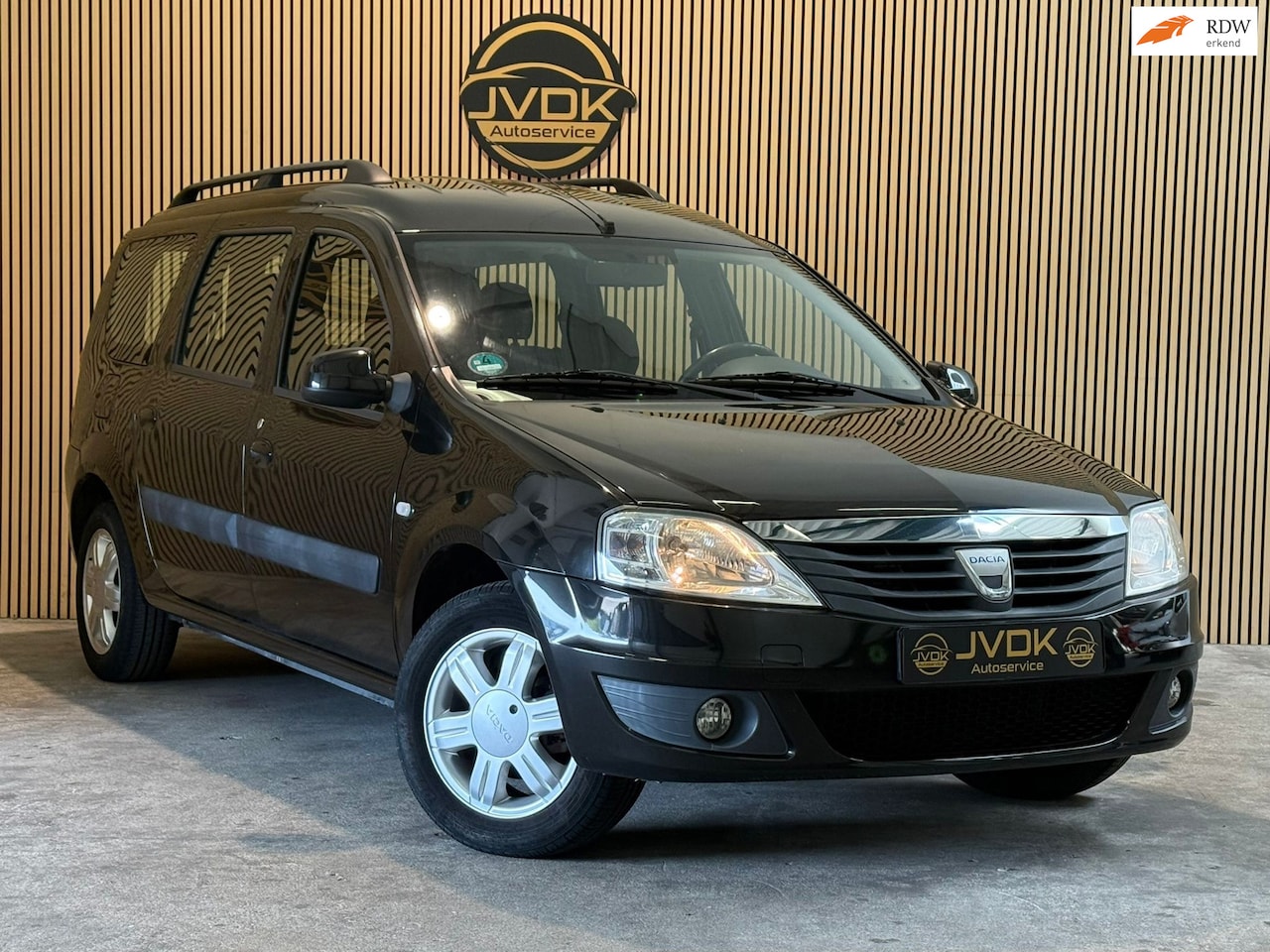Dacia Logan MCV - 1.6 Lauréate/AIRCO/TREKHAAK/NETTE STAAT/RUIME GEZINSAUTO! - AutoWereld.nl
