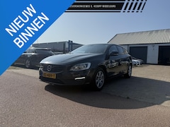 Volvo V60 - 2.0 D3 Summum PDC stoelverwarming