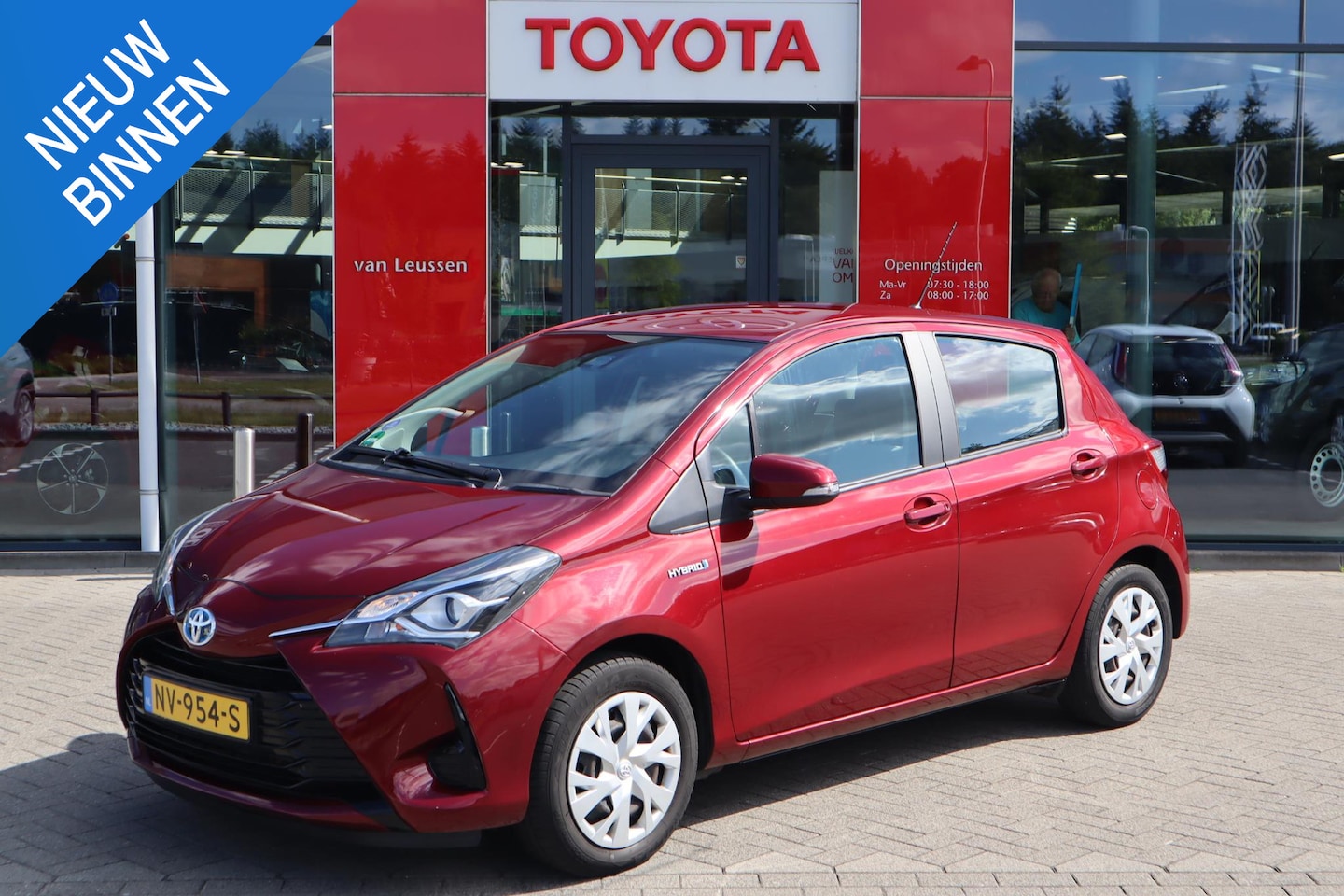 Toyota Yaris - 1.5 HYBRID ASPIRATION CRUISE NAVI BLUETOOTH CLIMA NL-AUTO LAGE-KM STAND! - AutoWereld.nl