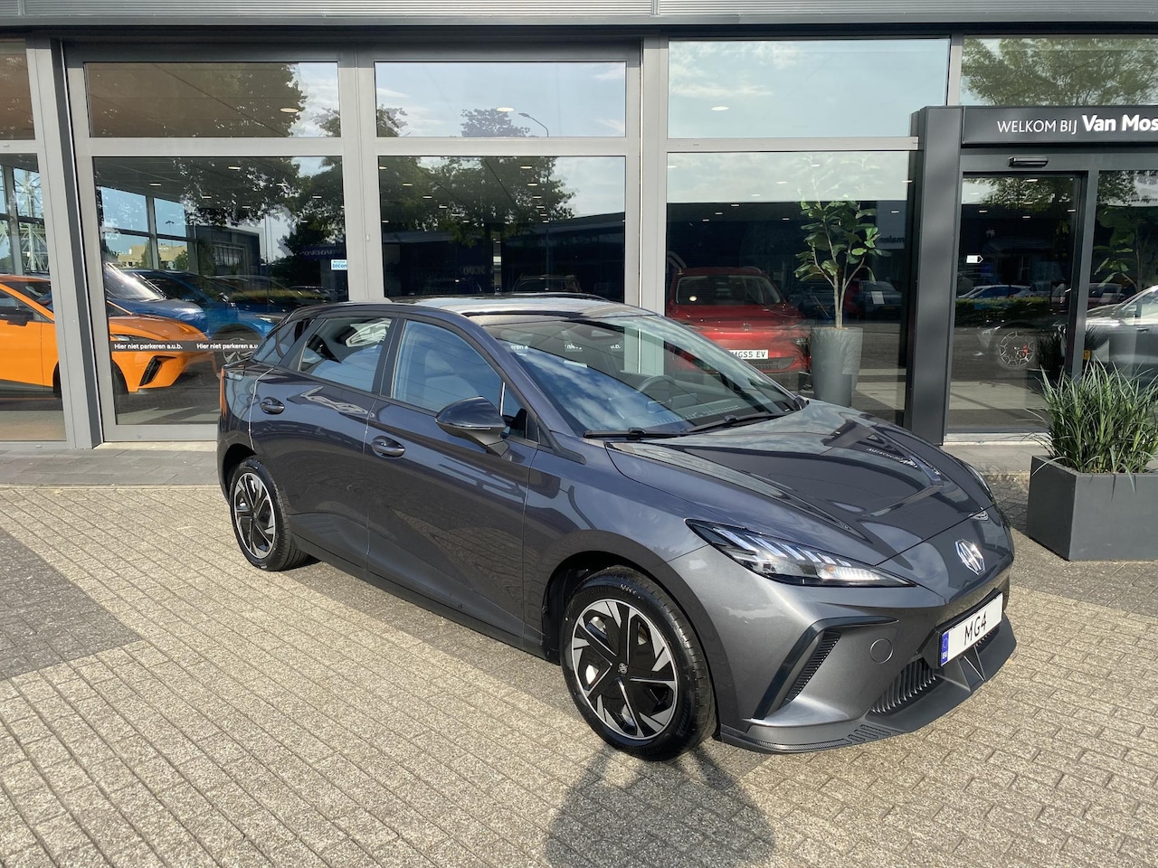 MG MG4 Electric - Standard 51 kWh Airconditioning  | ACC | MG I-smart | Apple Carplay | Navigatie | Voorraad - AutoWereld.nl