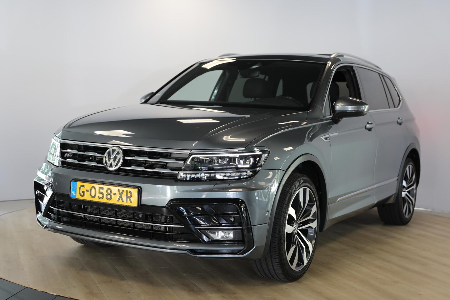 Volkswagen Tiguan Allspace - 2.0 TSI 4Motion Highline Business R / Trekhaak elektrisch uitklapbaar - AutoWereld.nl