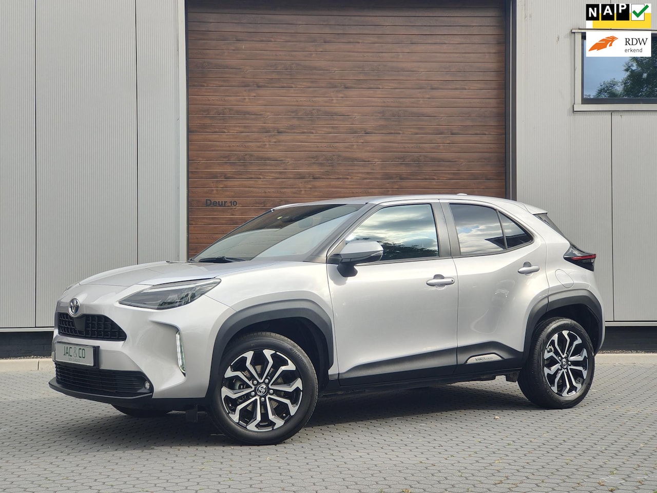 Toyota Yaris Cross - 1.5 Hybrid First Edition Full map Navi - Camera - Keyless Entry - AutoWereld.nl