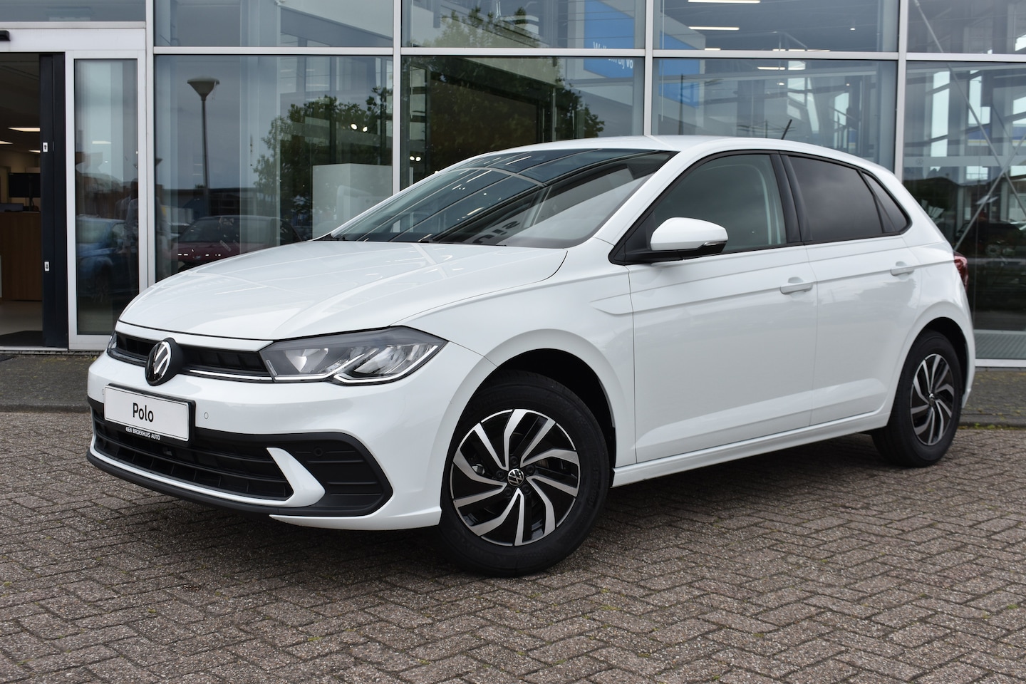 Volkswagen Polo - Life Edition | AIRCO | CAMERA | ADAPT. CRUISE - AutoWereld.nl