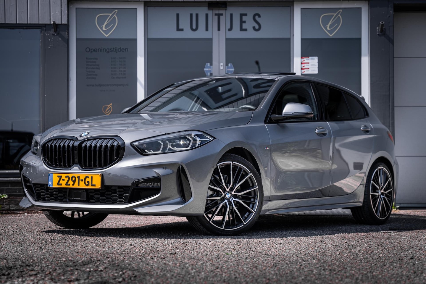 BMW 1-serie - 118i M-sport I Pano-dak I Harman/Kardon I 2-Jaar garantie I NL-auto I 1e-eig. I Dealer-ond - AutoWereld.nl